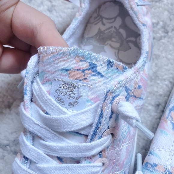 Girl Roxy Shoes - Picture 2 of 7